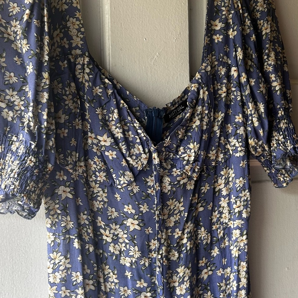 Nasty Gal Blue Floral Puff-Sleeve V-Neck Top